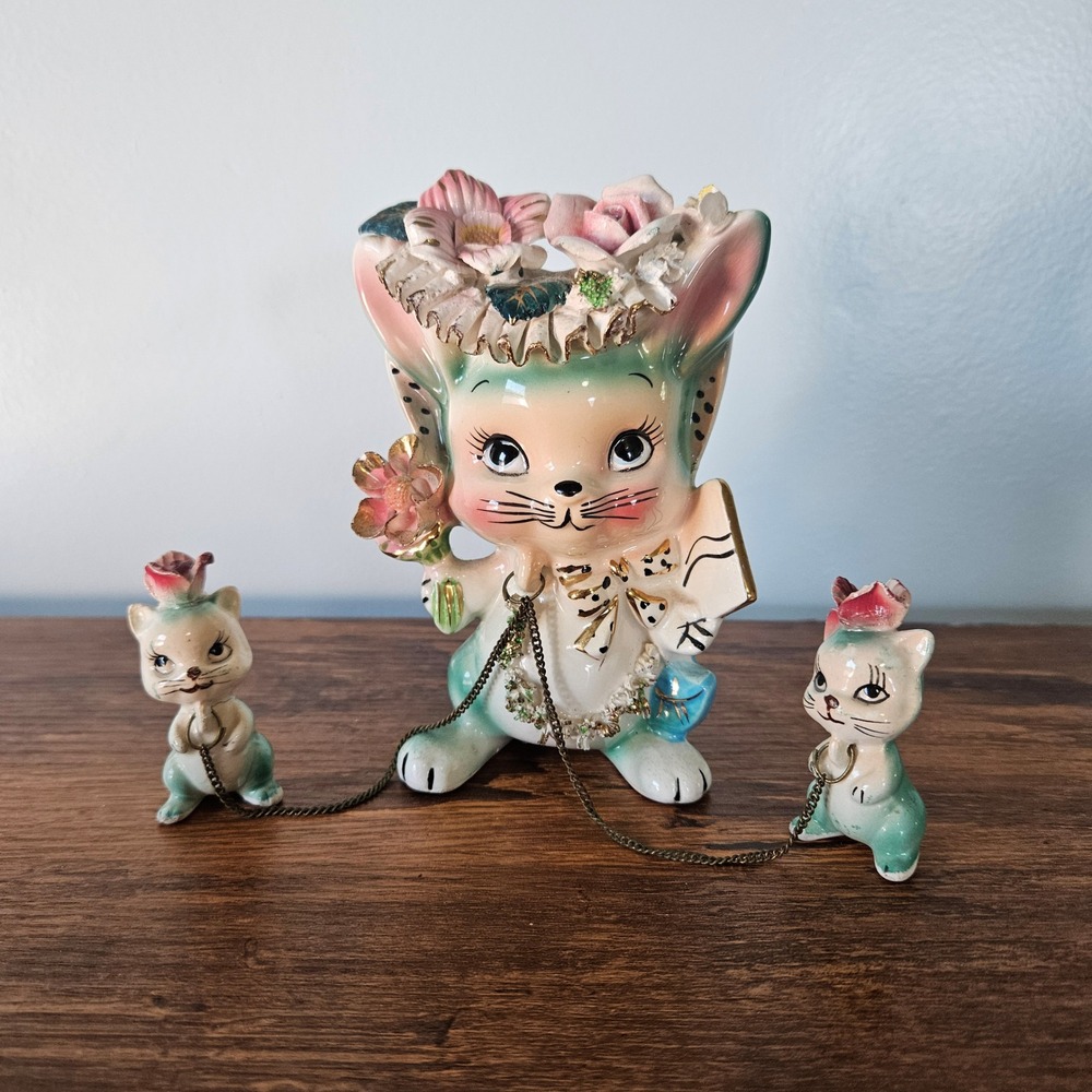 Vintage Kitsch Rabbit Cat with Little Ones Ceramic Figurine Green *FLAW*